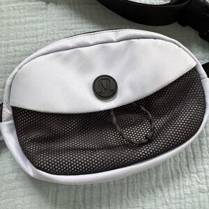 Lululemon | belt bag, light blue, NWOT